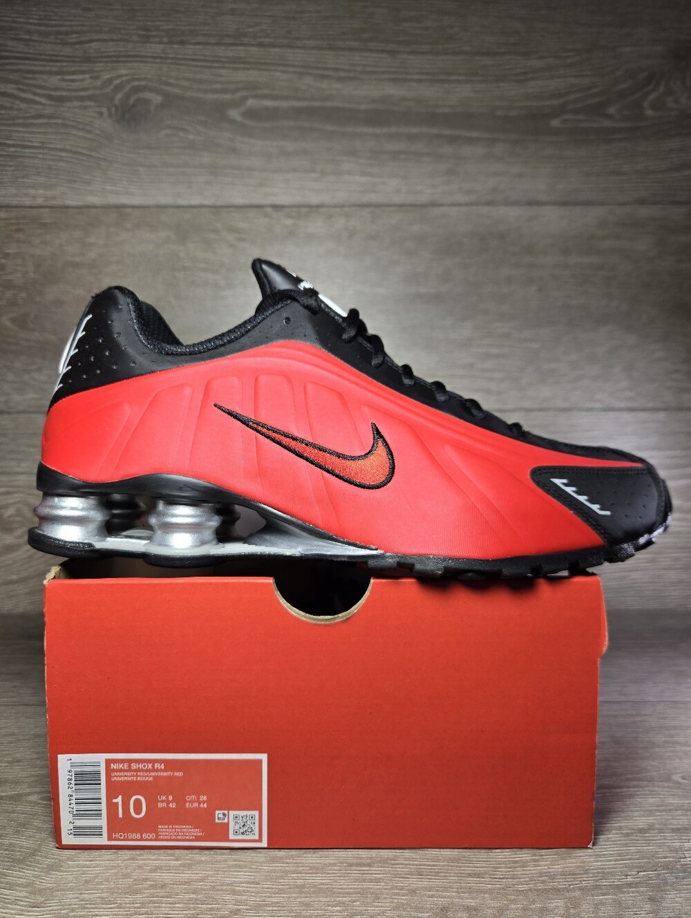 Nike Shox R4 Mens Size 10 (Women's 11.5) University Red / Black HQ1988-600 NEW
